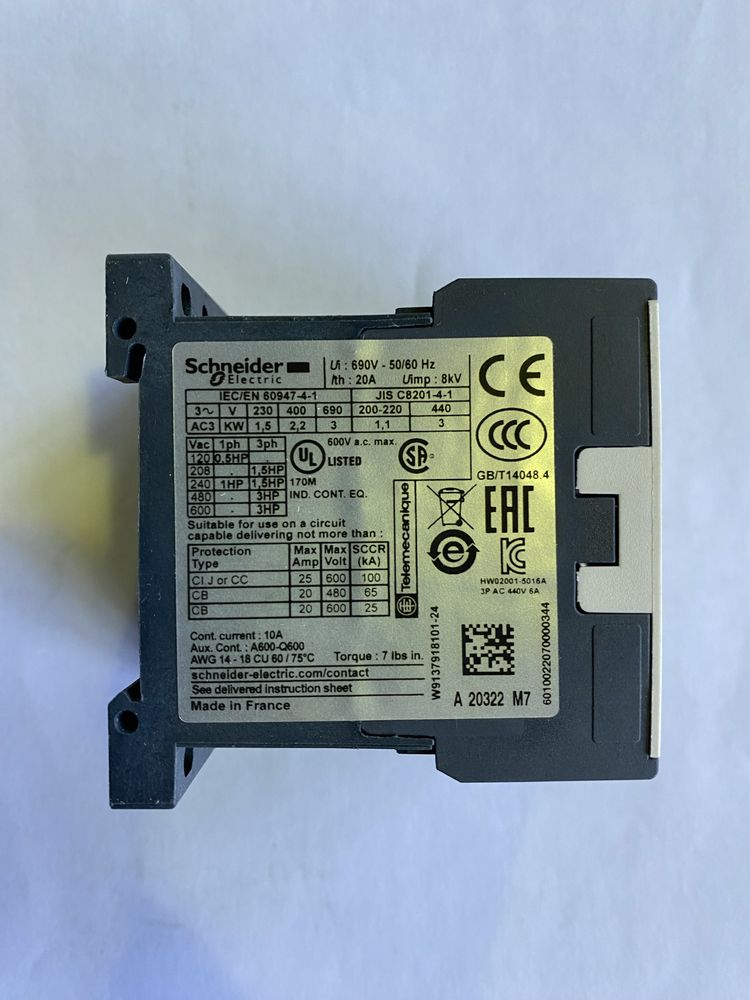 Контактор Schneider Electric (LC1K0601M7)