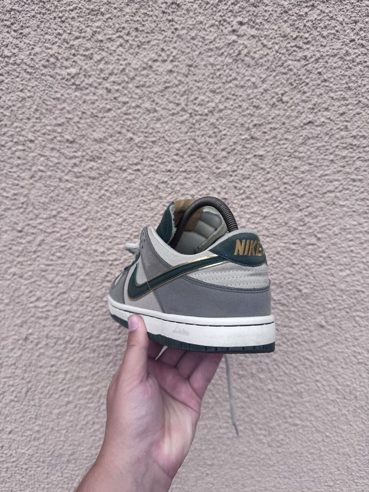 Nike dank low.
