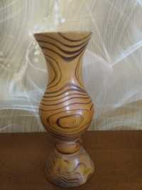Drewniany wazon, solidne wykonanie