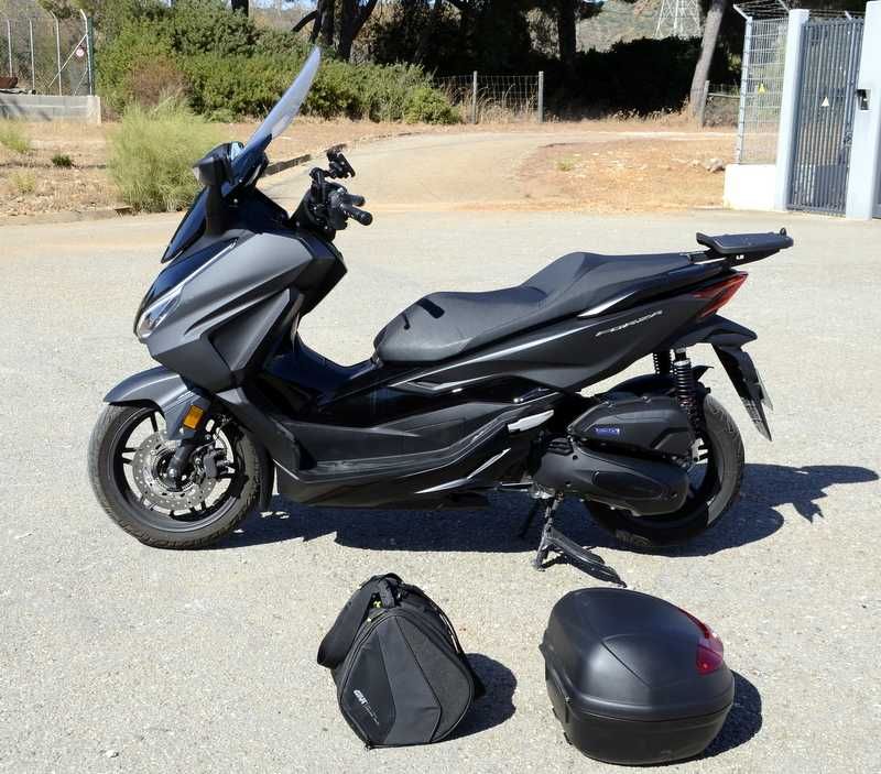 Honda Forza 125 como nova
