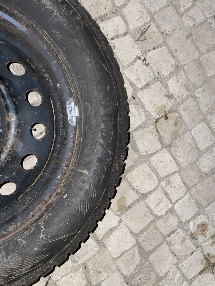 2x Rodas (Jante e Pneu) - 175/65 R14