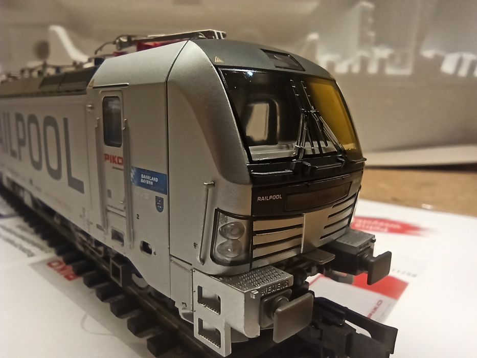 Lokomotywa elektryczna  Vectron 58115A h0 Piko