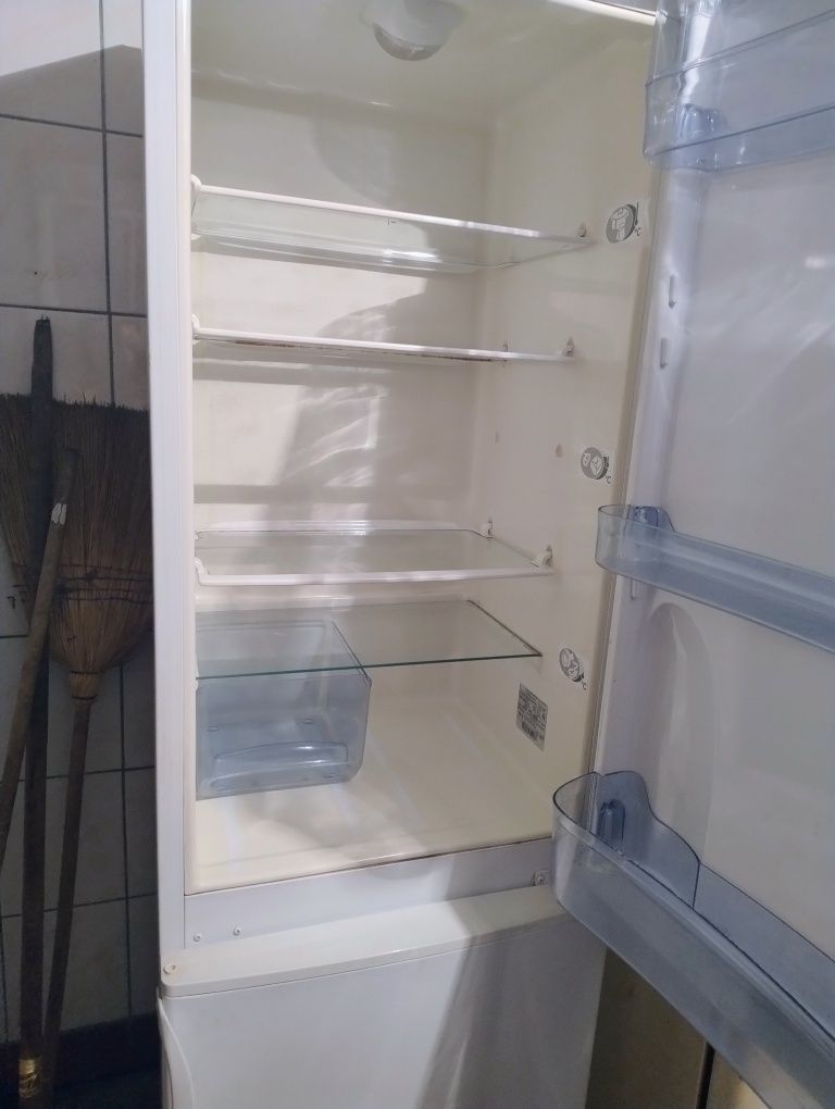 Lodówka z roku 2002