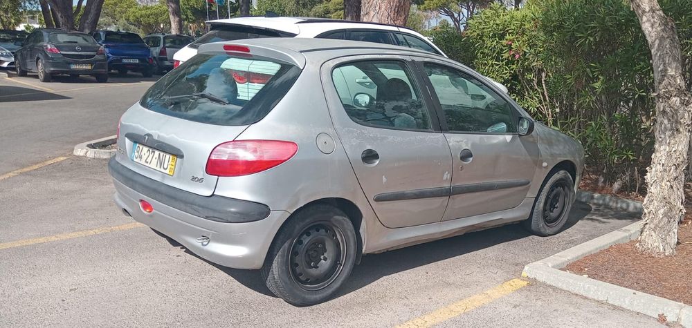 Peugeot 206 - Bom estado