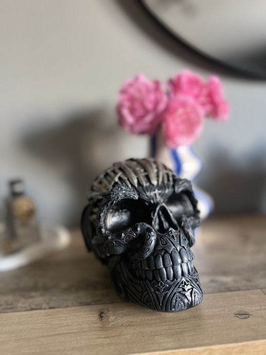 Декор череп Sword Skull 18.5cm подарунок