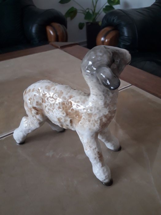 Porcelanowy baranek Heinz Schaubach - Unterweißbach lata 40 te/ 50 te