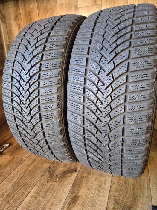 235/40/18 Semperit para zima 7mm 2018