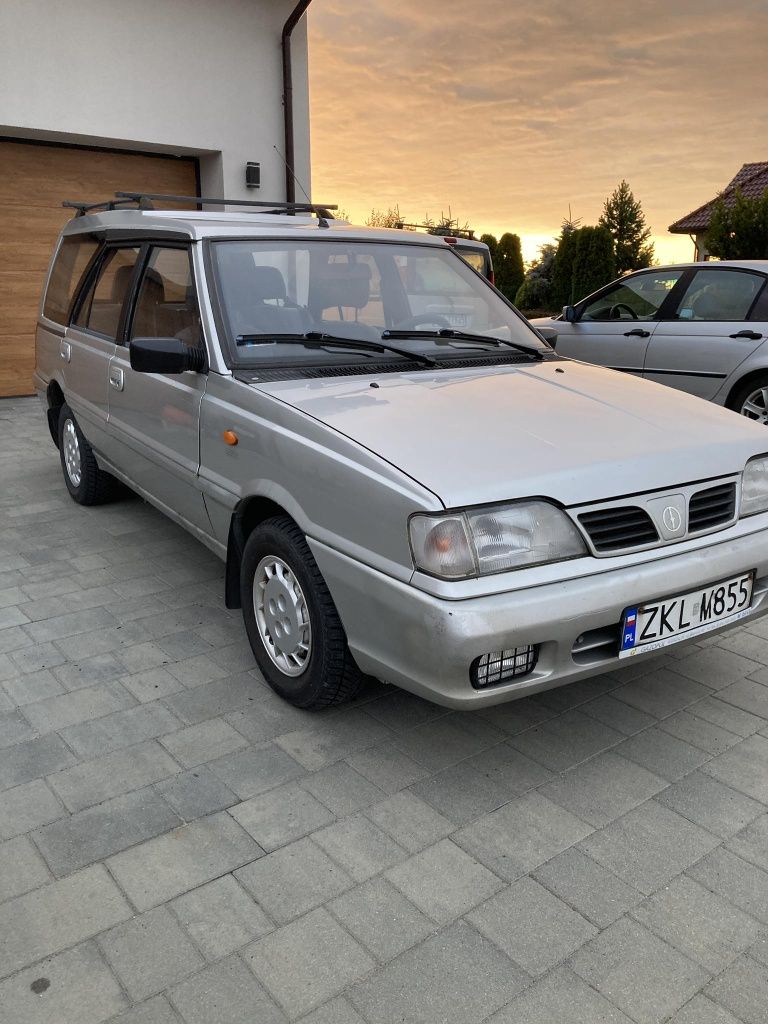 Polonez  Caro Kombi 2001