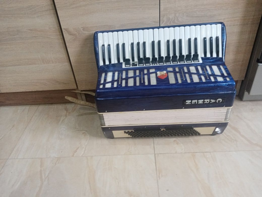 Akordeon 120 basow