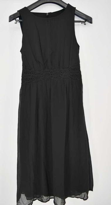 Zwiewna sukienka midi XS Vero Moda rozkloszowana koronkowa wstawka