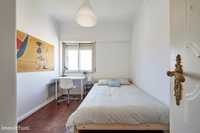 142711 - Quarto com cama de casal em apartamento renovado