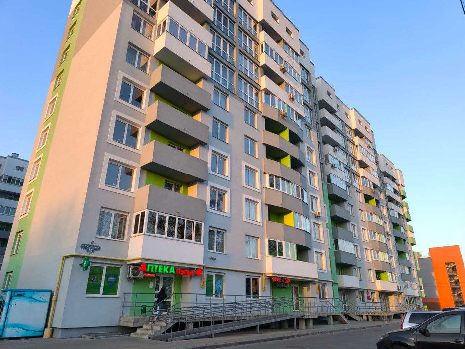 Продається 1к квартира 41,5 м², вул. Тракт Глинянський 1Б