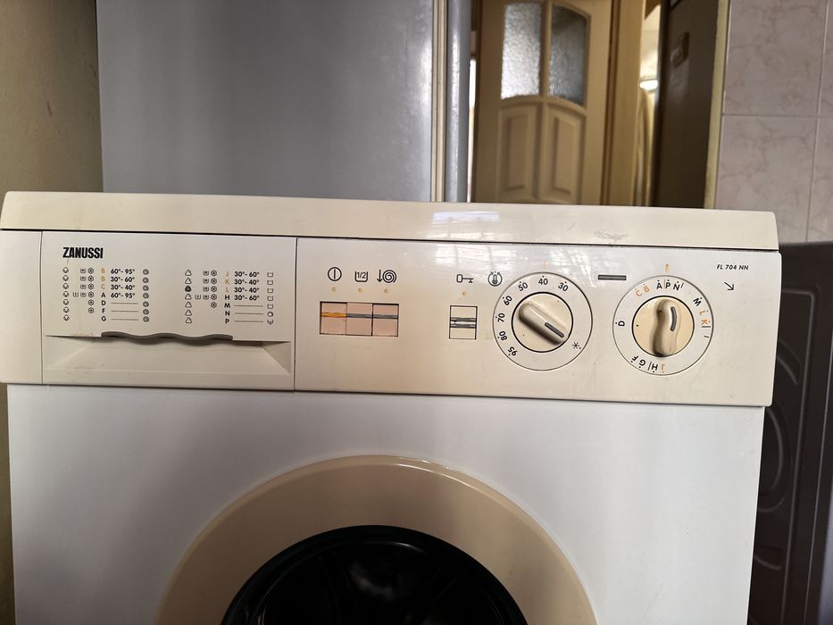 Пральна машинка Zanussi