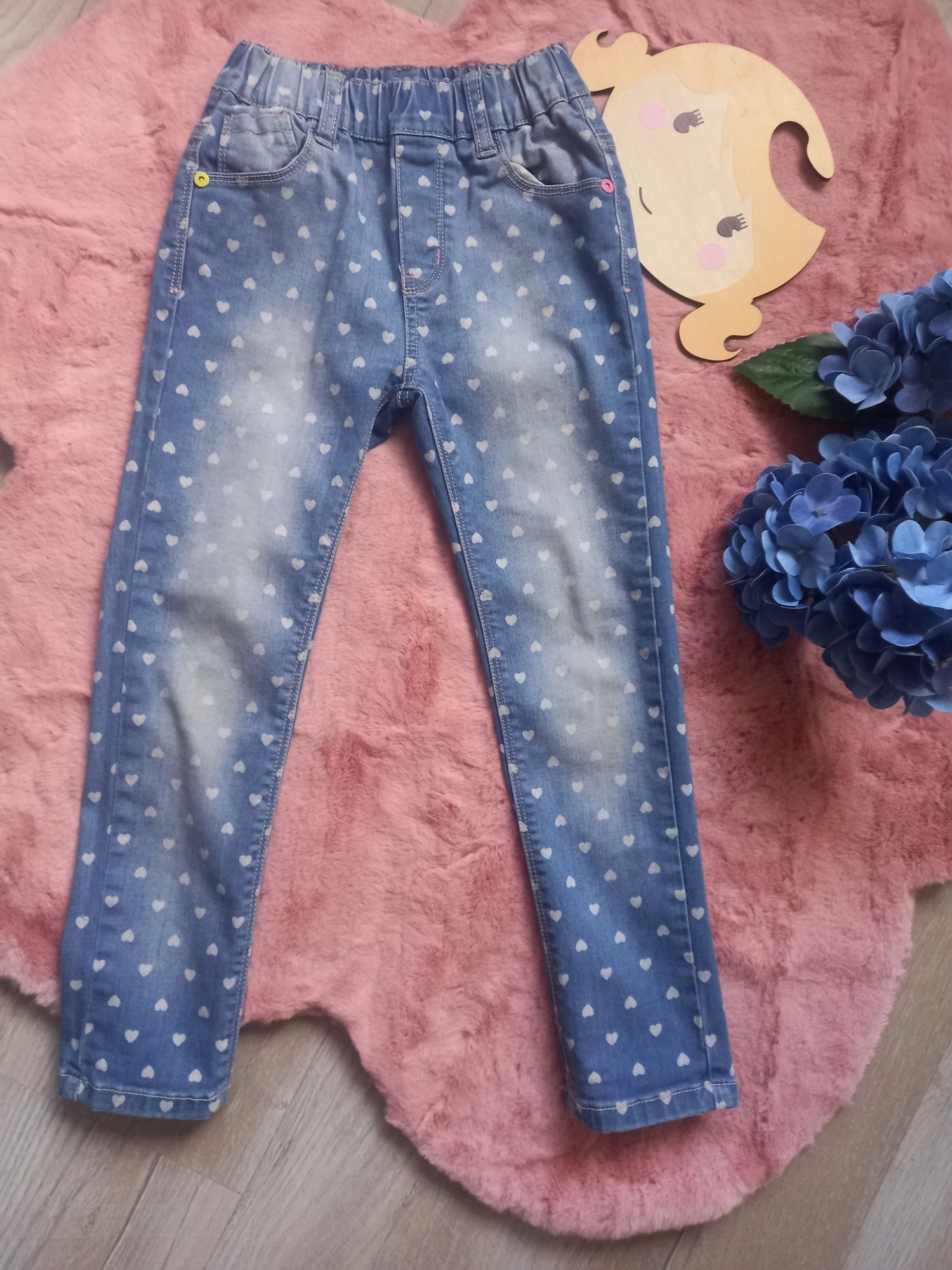 Przepiękne spodnie jeansy serduszka  B&Q Kids roz 6 lat 116 cm