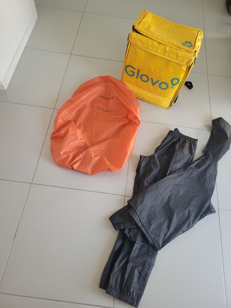 Vendo bag, capa de chuva para bag e roupa de chuva tamanho g