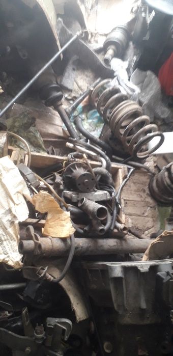 Автозапчастини мерседес 123