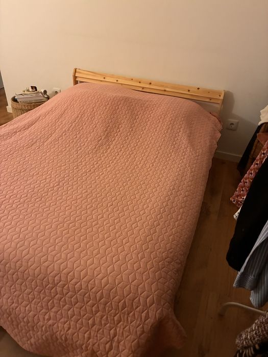 Cama Ikea com colchão
