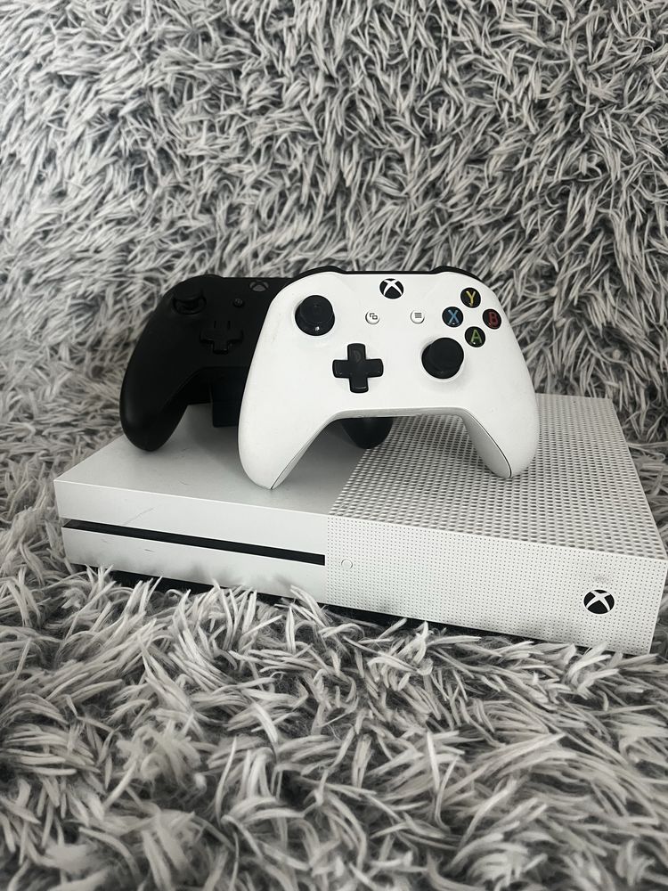 Xbox One biały + 2 pady | Stan bardzo dobry