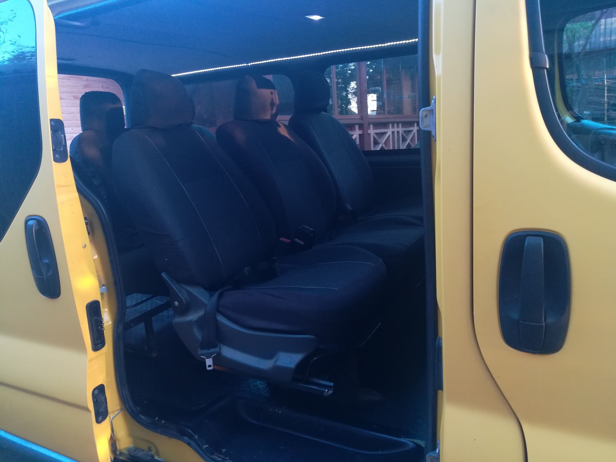 Продається бус Opel Vivaro