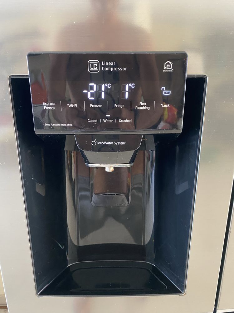 Frigorifico Americano LG, para agua e gelo.