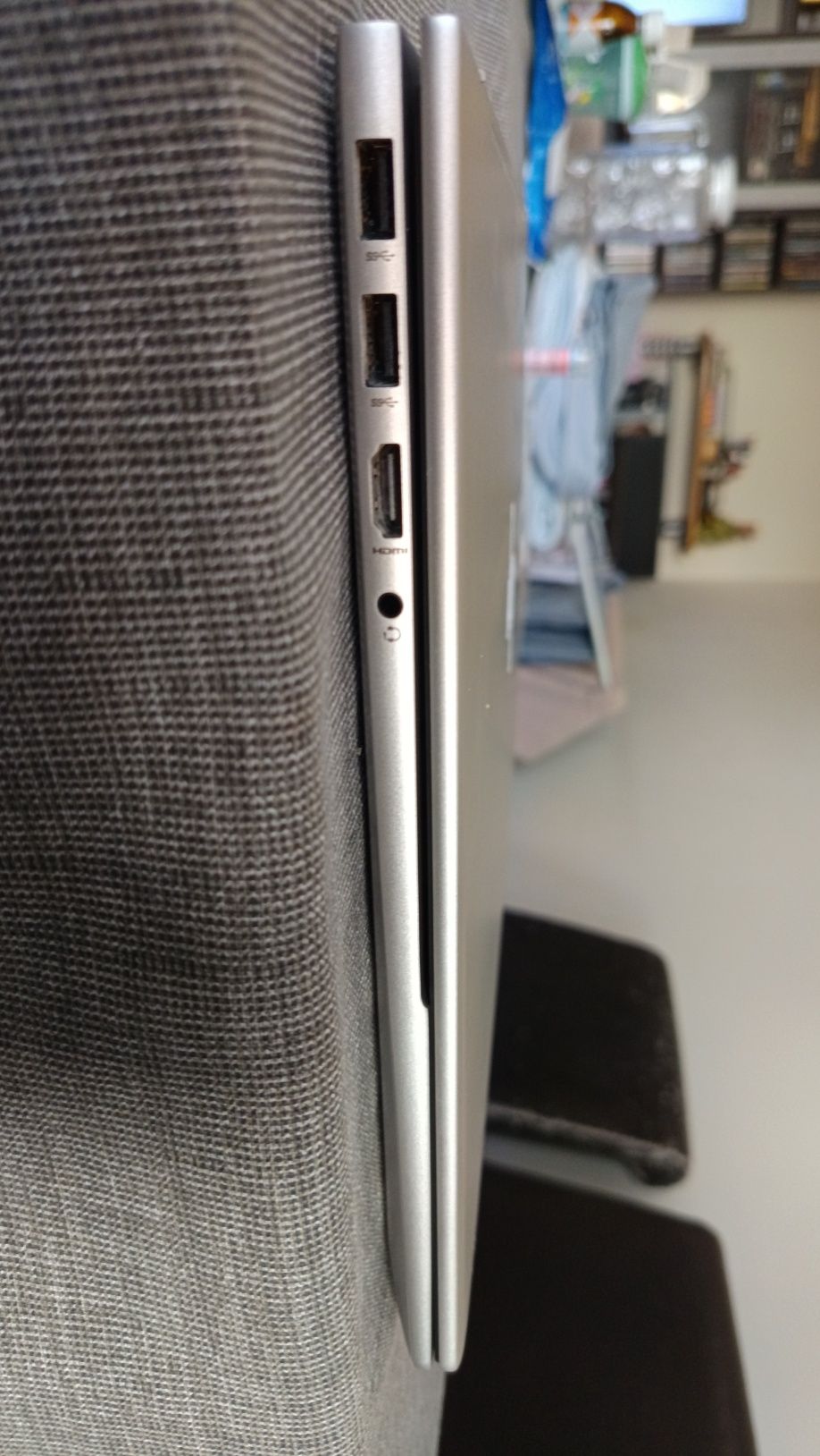 Portátil HP Envy Laptop 17 com caixa