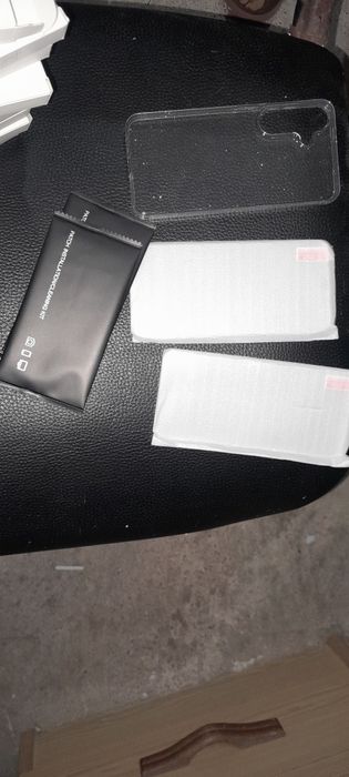 Malas, roupas e outros artigos