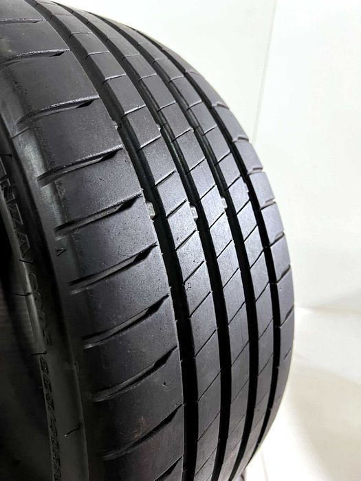 Pneus Bridgestone Potenza S005 - 225/40/18 - Excelentes