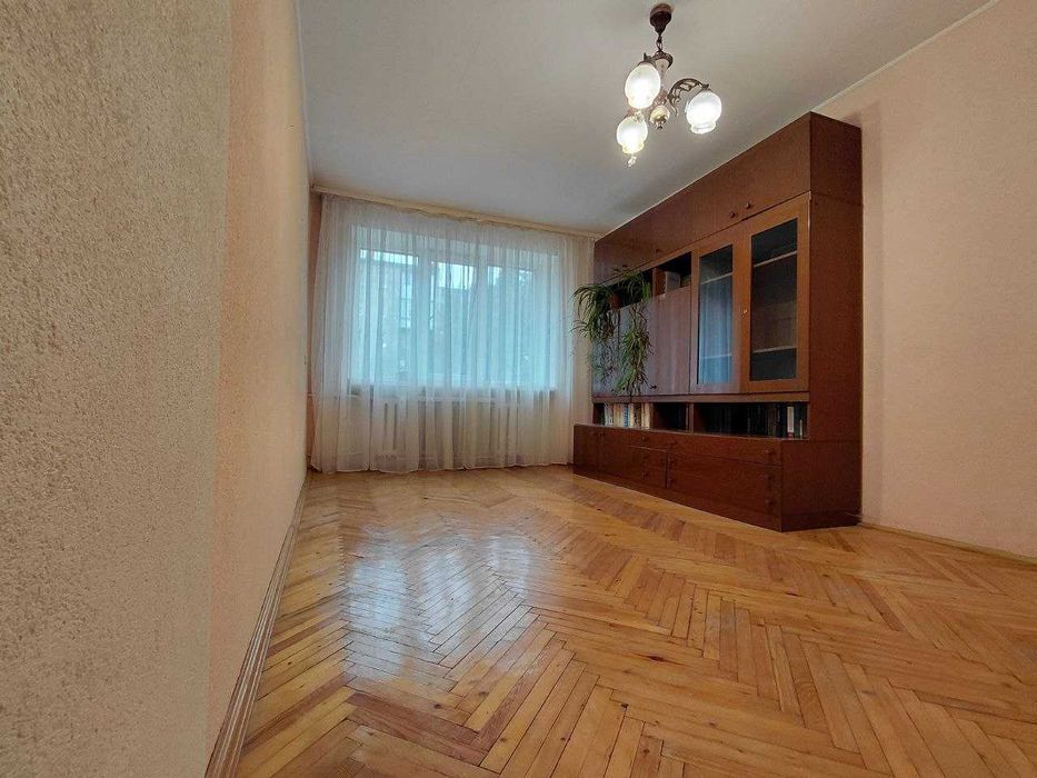 Затишна трикімнатна квартира у Луцьку!