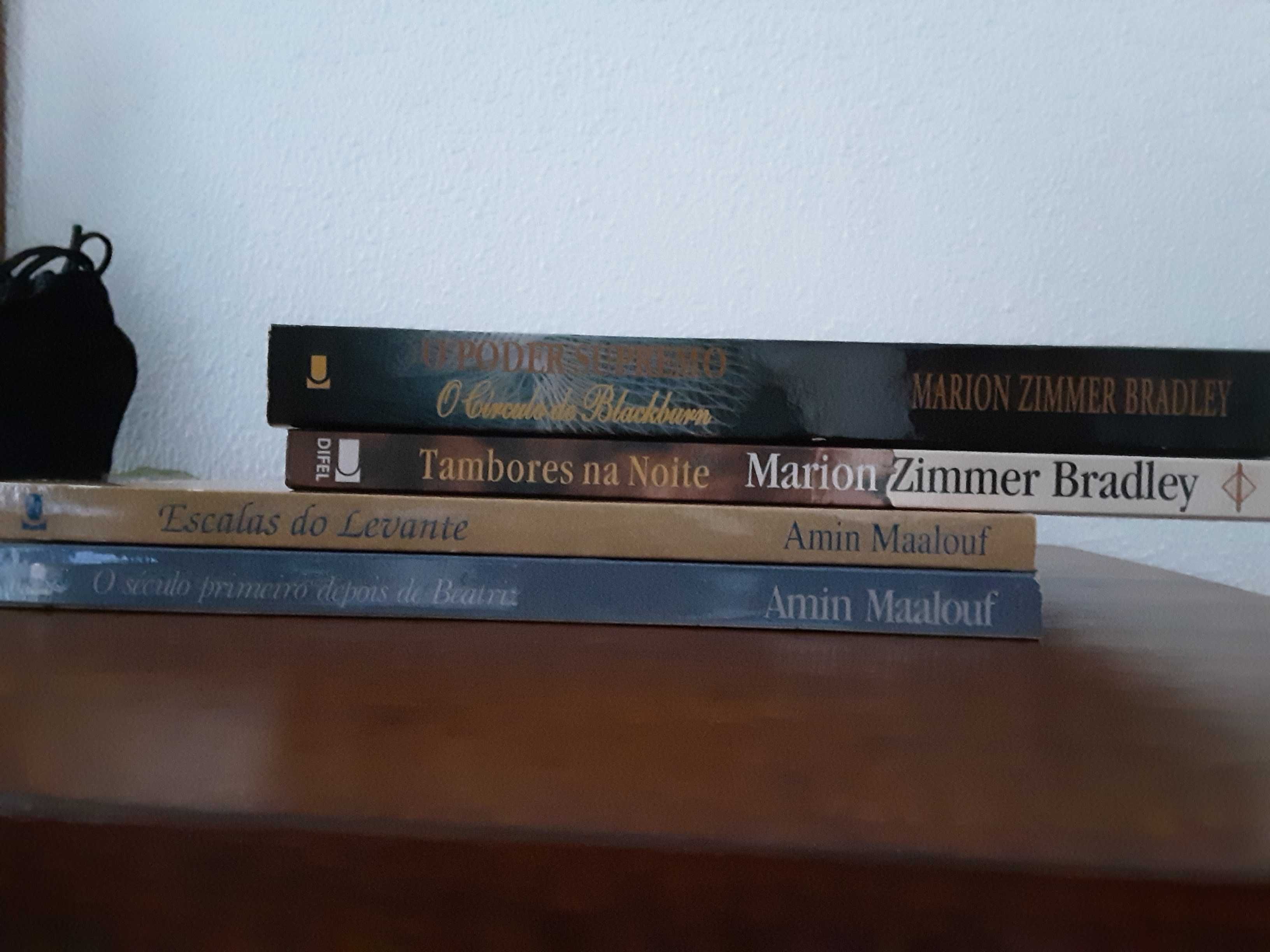 Livros de Marion Zimmer Bradley e Amin Maalouf