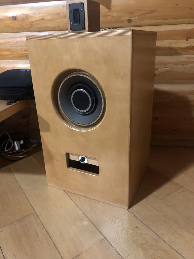 Крутые шикарные колонки домашняя акустика, jbl  beng monitor tannoy