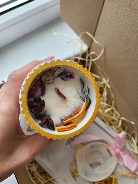 Подарунковий набір (ароматична свічка у кашпо )