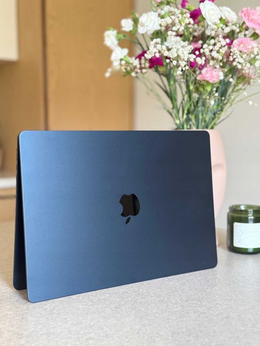 Nowy MacBook Air 15” M3 / 8GB RAM / 256GB SSD