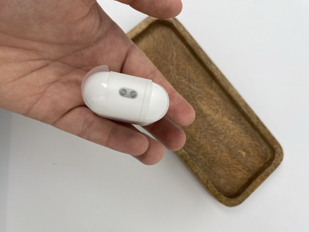 Нові в плівці AirPods Pro 2