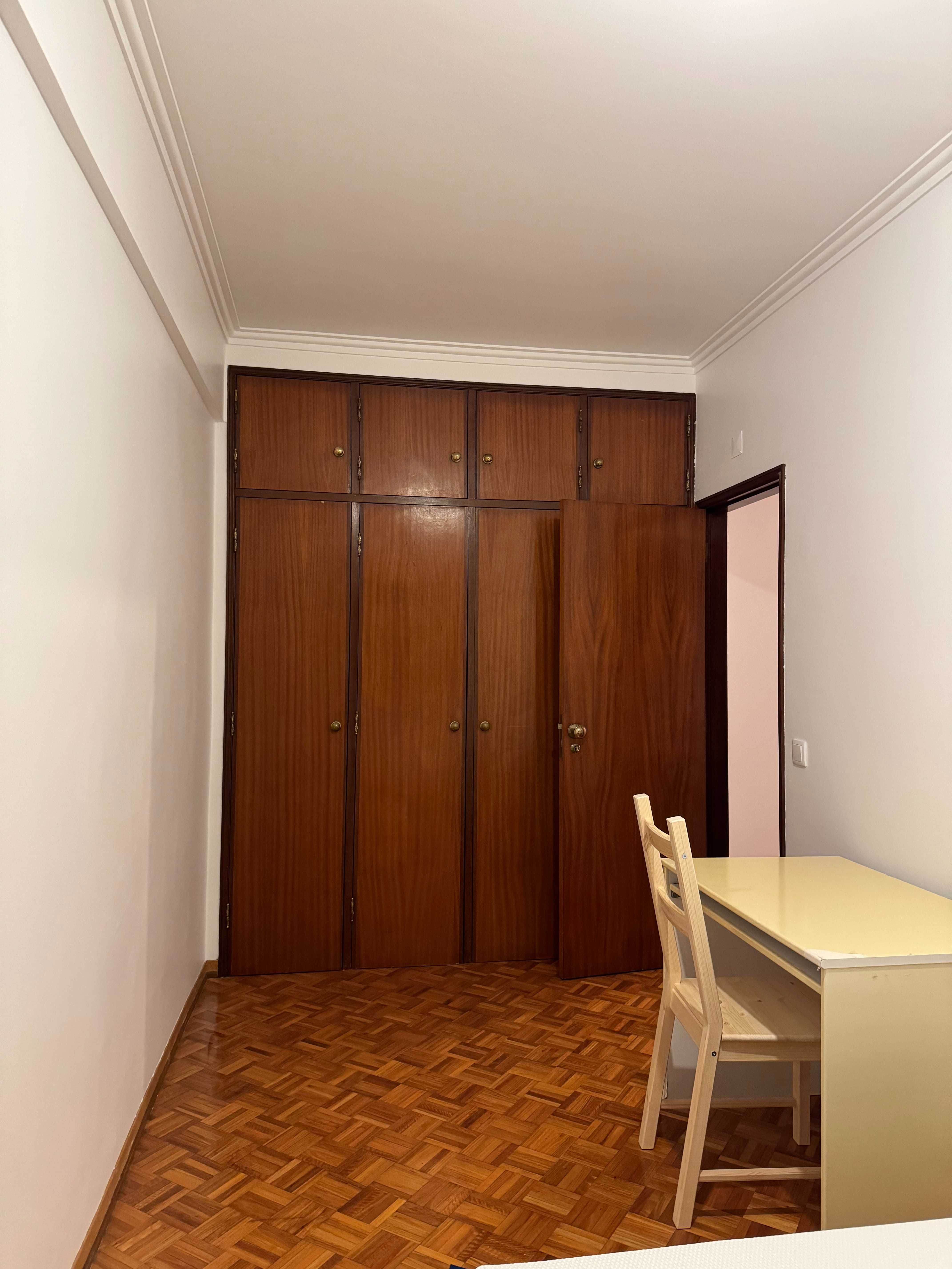 Arrendamento - Quarto de Casal e Solteiro