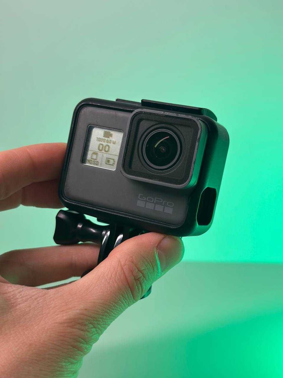 Екшн камера GoPro 5 Black - з флешкою, рамкою та кріпленням на шолом
