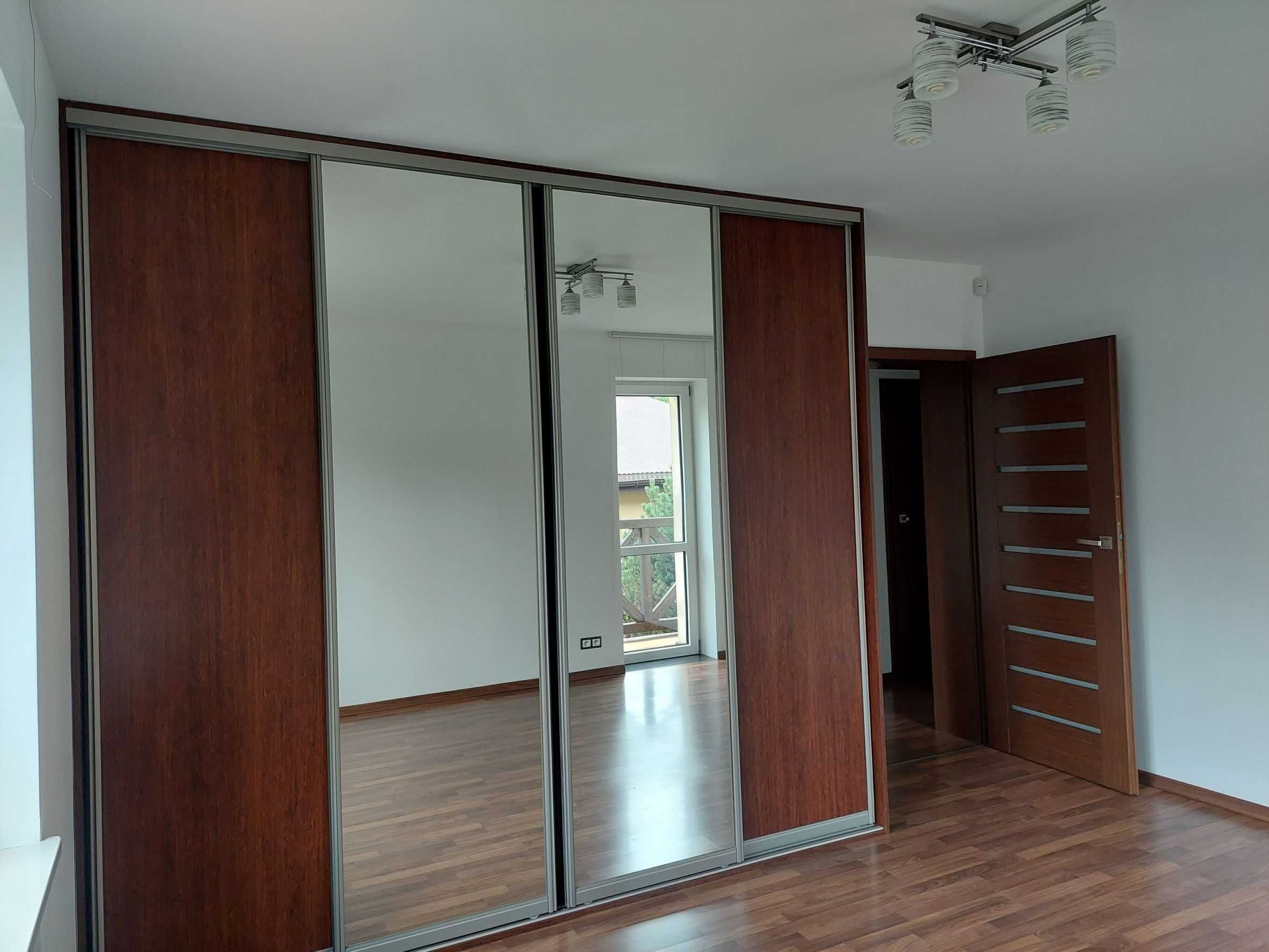 Dom w Piasecznie 102 m2 powierzchni mieszkalnej z dużym ogrodem