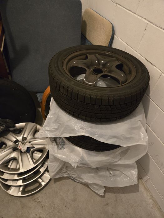 225/50 17 opony zimowe prawie nowe +felgi