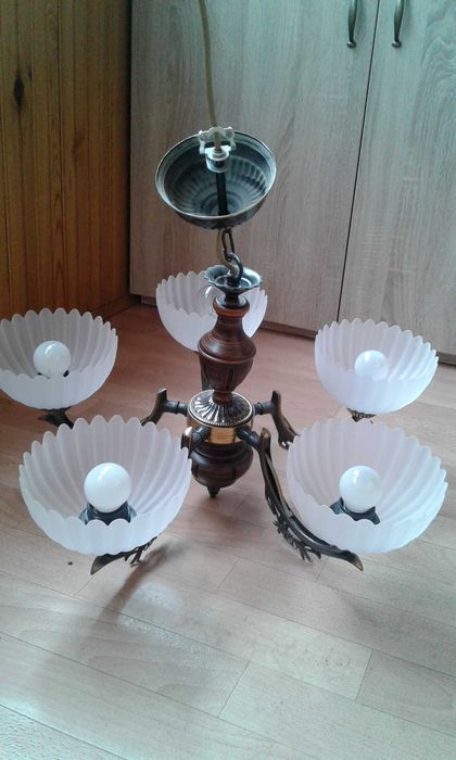 люстра на пять плафонов