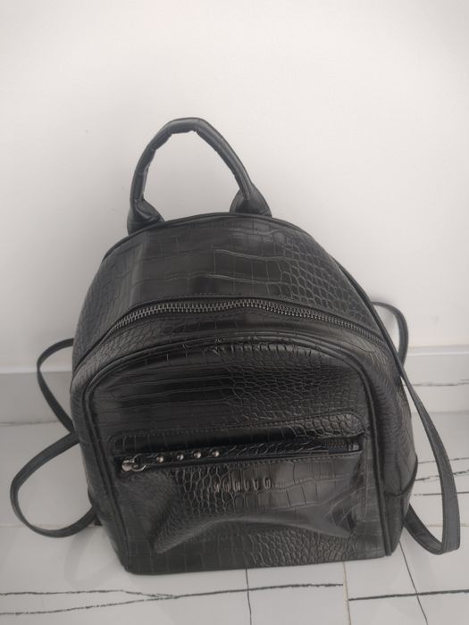 Plecak damski Mohito czarny z imitacji skóry