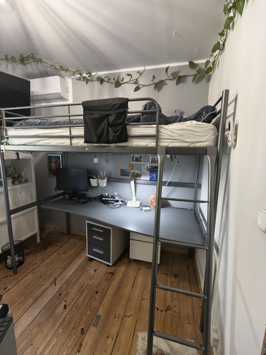 Łózko piętrowe z biurkiem