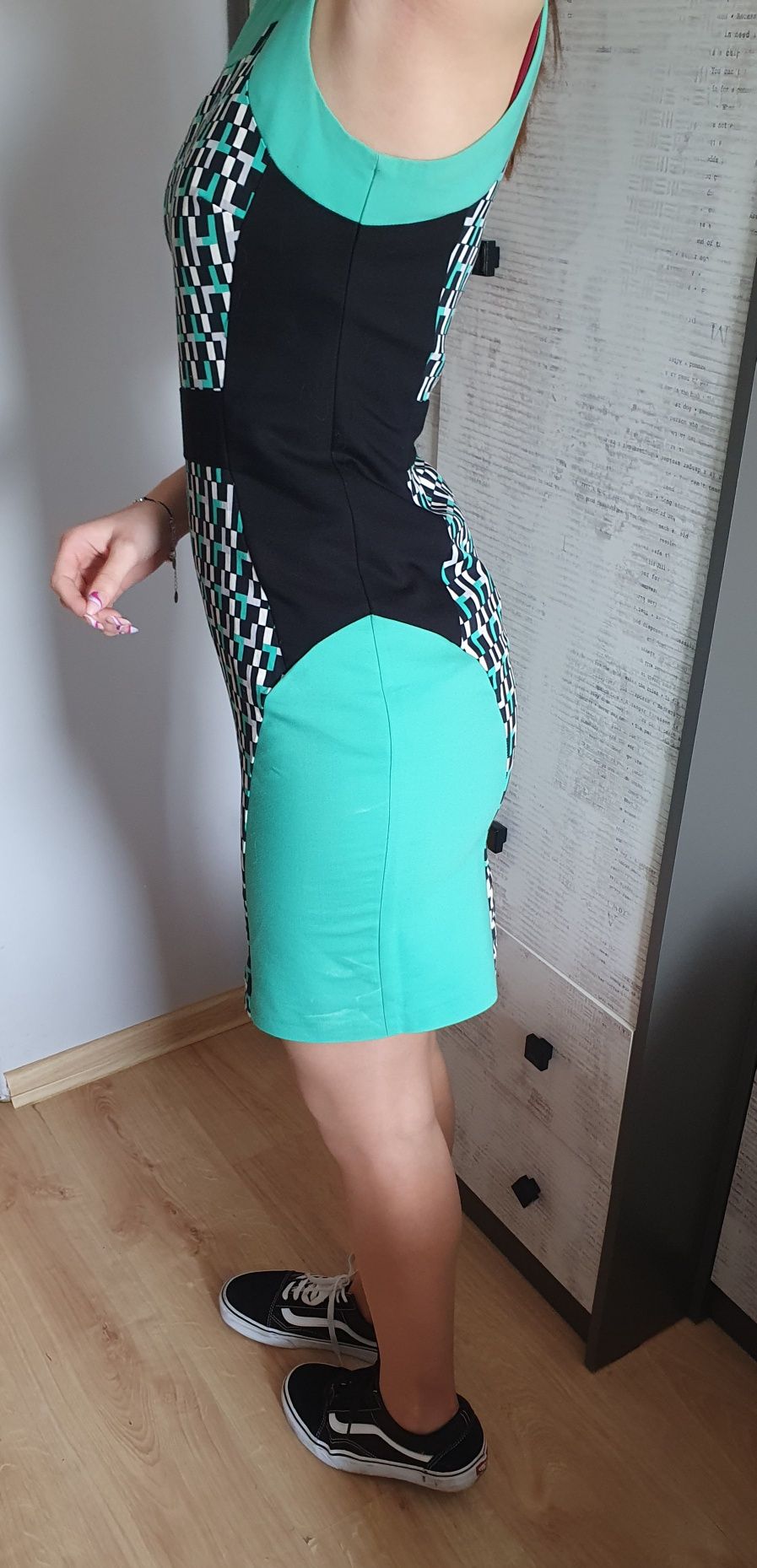 Sukienka taliowany Mohito