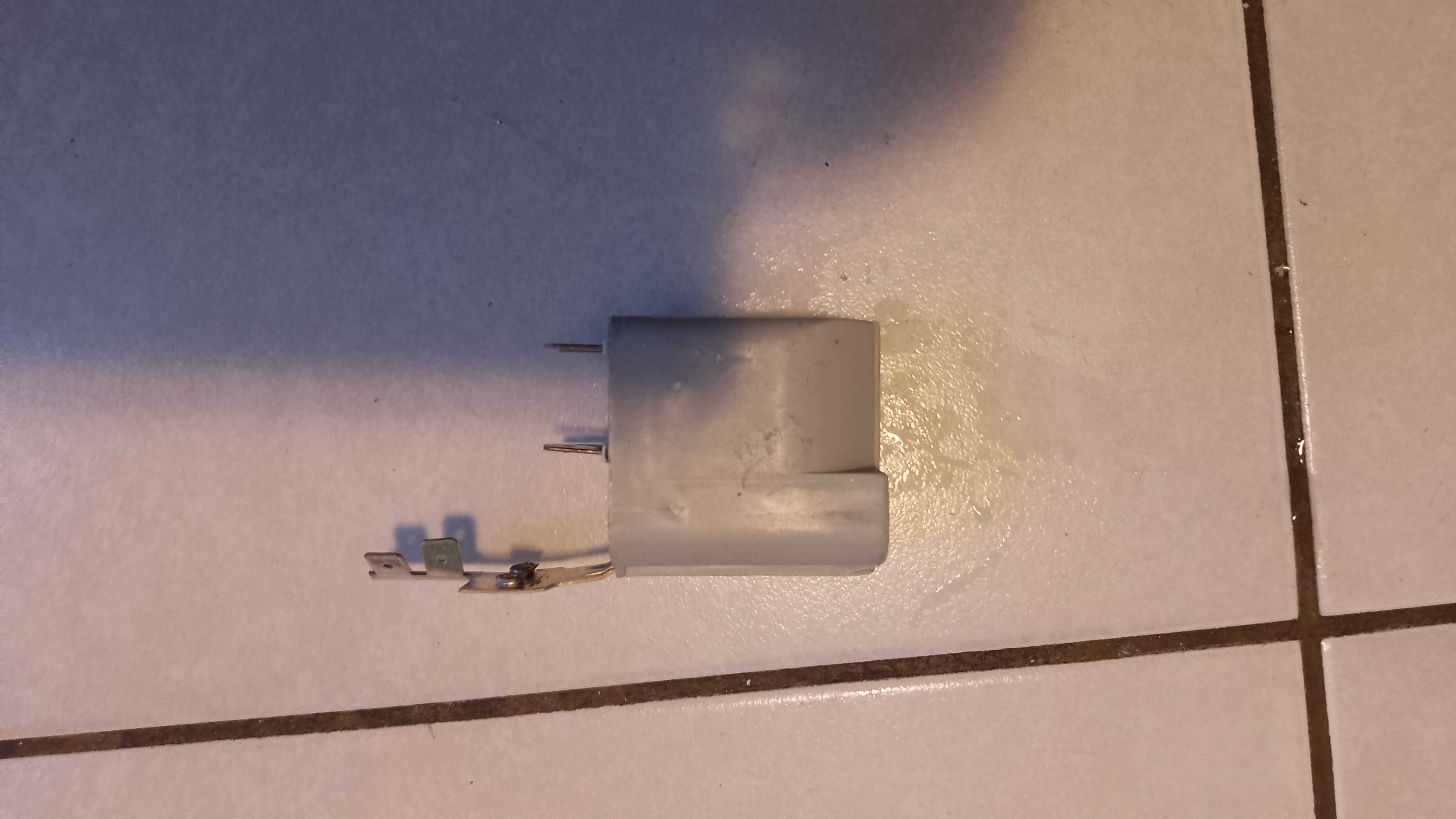 Kondensator/filtr przeciwzakłóceniowy pralki Candy CY1 084-16 S
