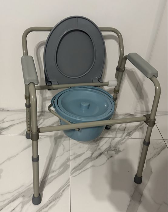 Krzesło toaletowe Przenośne toaleta sedes mobilne WC Pokojowe Składane