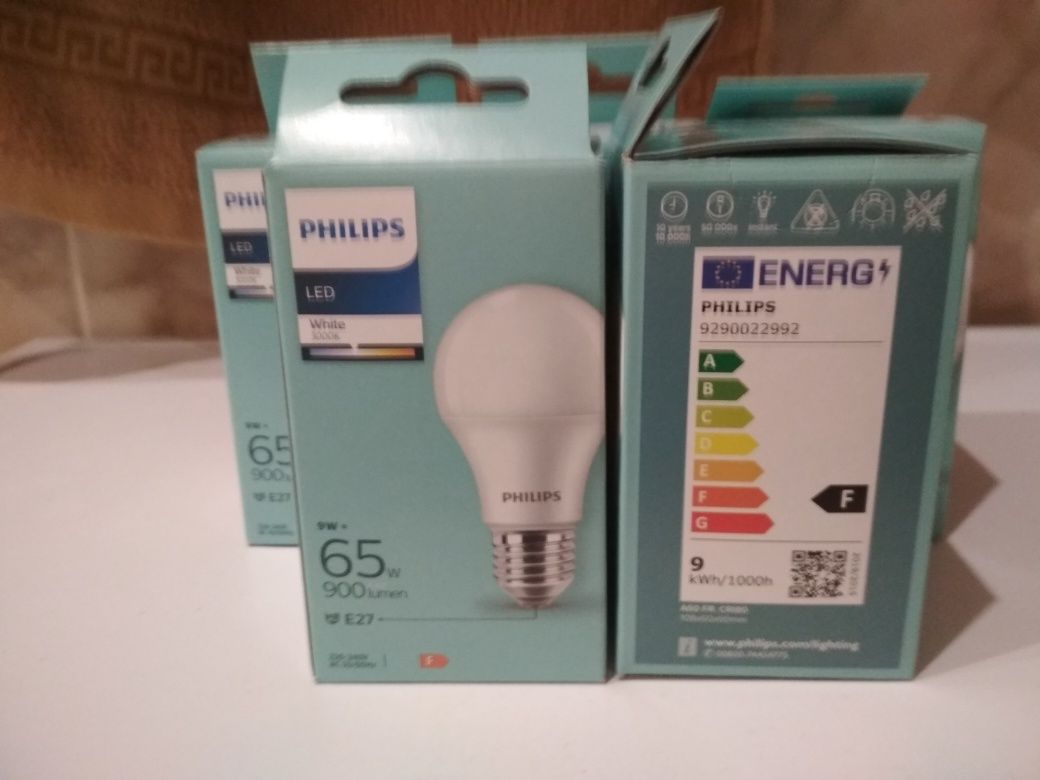 5 світлодіодних лампочок Philips LED 9W 900Lm 3000K E27 з Нідерландів