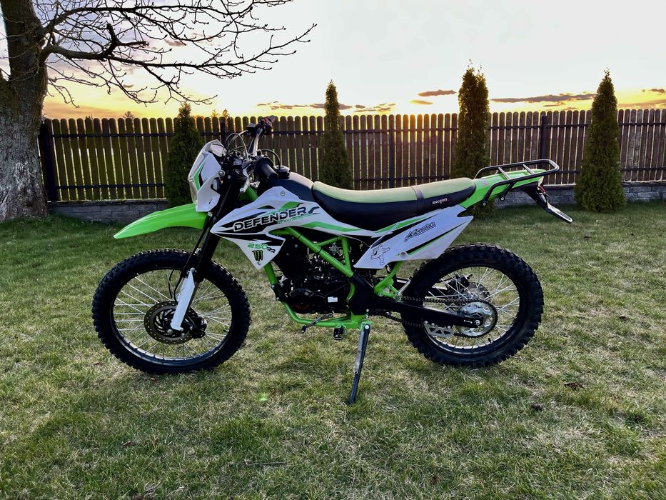 Cross Defender 250