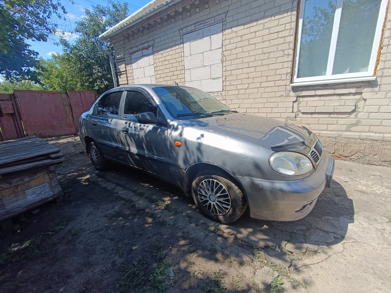 Продам Ланос 1.4 на полном ходу без вложений