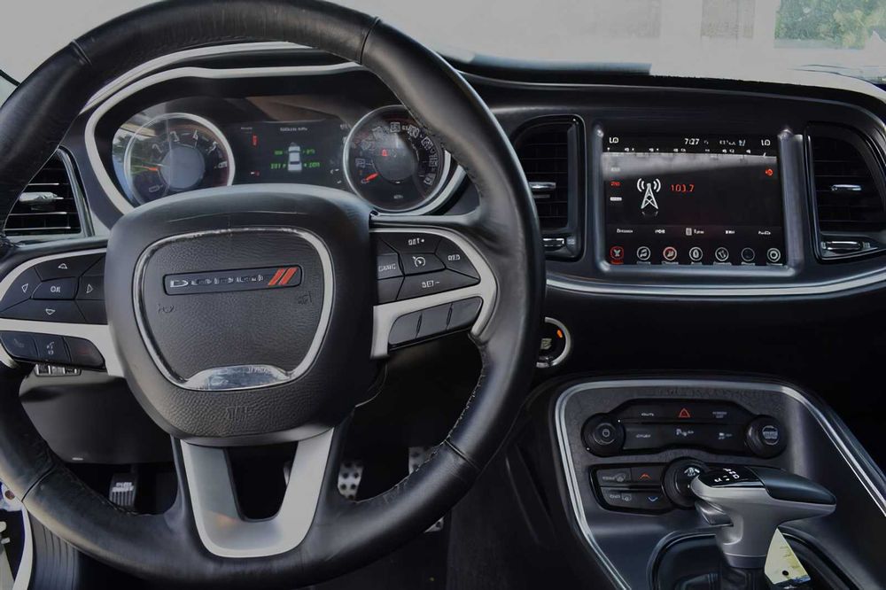 Dodge Challenger      2020