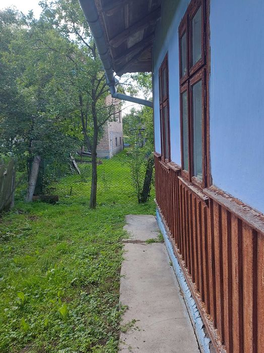 Будинок дерев'яний в селі