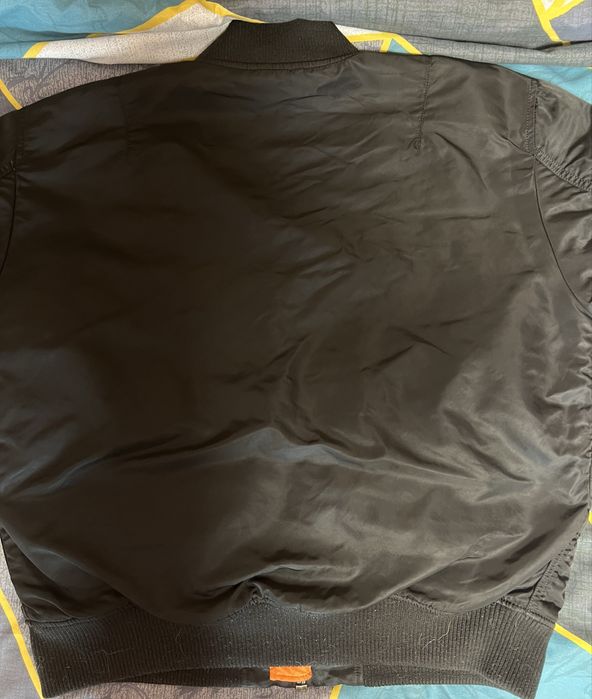 2 Бомбер від Alpha Industries Apollo и Alpha Industries