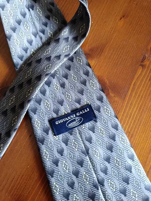 Gravata de homem em cinza e prata